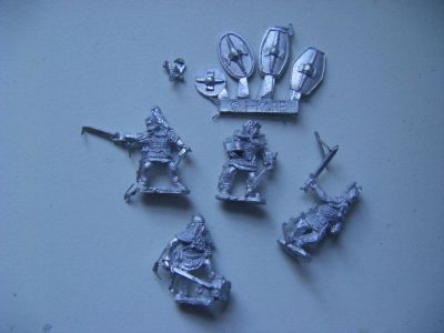 Gallic Nobles
Xystons Gallic Nobles pack - ANC 20180 - well, half of it anyway (the other 4 figures are duplicates of these). Separate shields, hands cast to be drilled for spearsmore well cast and nicely animated figures from Xyston. A touch large to mix with Essex etc, but by no means their worst size-wise. Shown here with minor flash as supplied
Keywords: Gallic