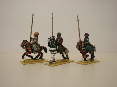 Crusade Era Bedouin cavalry with lance/shield - 3 horsemen / 4 Sirian horse variants (tail untied)
Arabs from [url=http://www.legio-heroica.com/Musulmani-en.html]Legio Heroica[/url], pics supplied by the manufacturer 
Keywords: Arab fatimid seljuk ayyubid mamluk berber abbasid