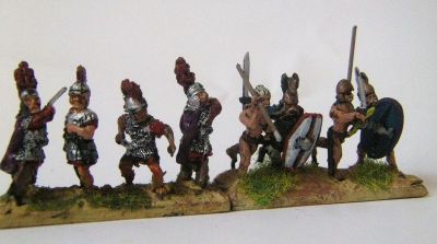 Comparing Testudo figures with  Warmodelling & Xyston
  Testudo Romans/Gauls (all painted as Romans) next to other manufacturers stuff  (Xyston & Warmodelling Gauls)
Keywords: LRR Gallic ancbritish