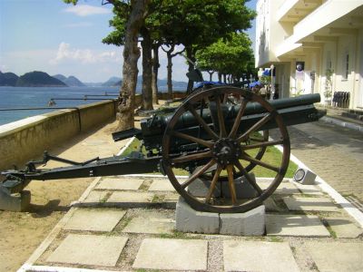 Images from Fort Copacabana, Rio
[url=http://en.wikipedia.org/wiki/Fort_Copacabana]Fort Copacabana, Rio[/url] contains the Museum of the History of the Brazilian Army and a coastal defense fort, Fort Copacabana
