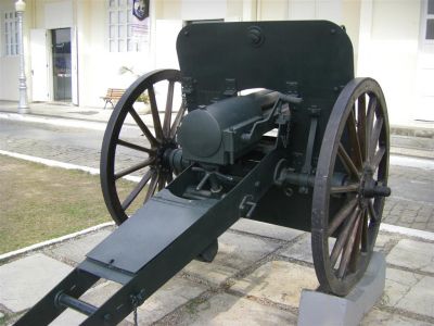 Images from Fort Copacabana, Rio - 5-barrel quick-firing gun
[url=http://en.wikipedia.org/wiki/Fort_Copacabana]Fort Copacabana, Rio[/url] contains the Museum of the History of the Brazilian Army and a coastal defense fort, Fort Copacabana This is a 5-barrel quick-firing gun, each barrel being of 37mm. Brazil purchased this Hotchkiss revolving cannon, in 1876. 
