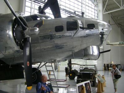 B17 - nose view
Taken at Evergreen Aerospace Museum, McMinnville, Oregon
