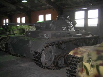 Pz III
Possibly an L - 5cm gun
